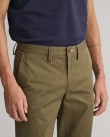 Παντελόνι ανδρικό Chinos Gant Λαδί 1505221-301 Slim fit